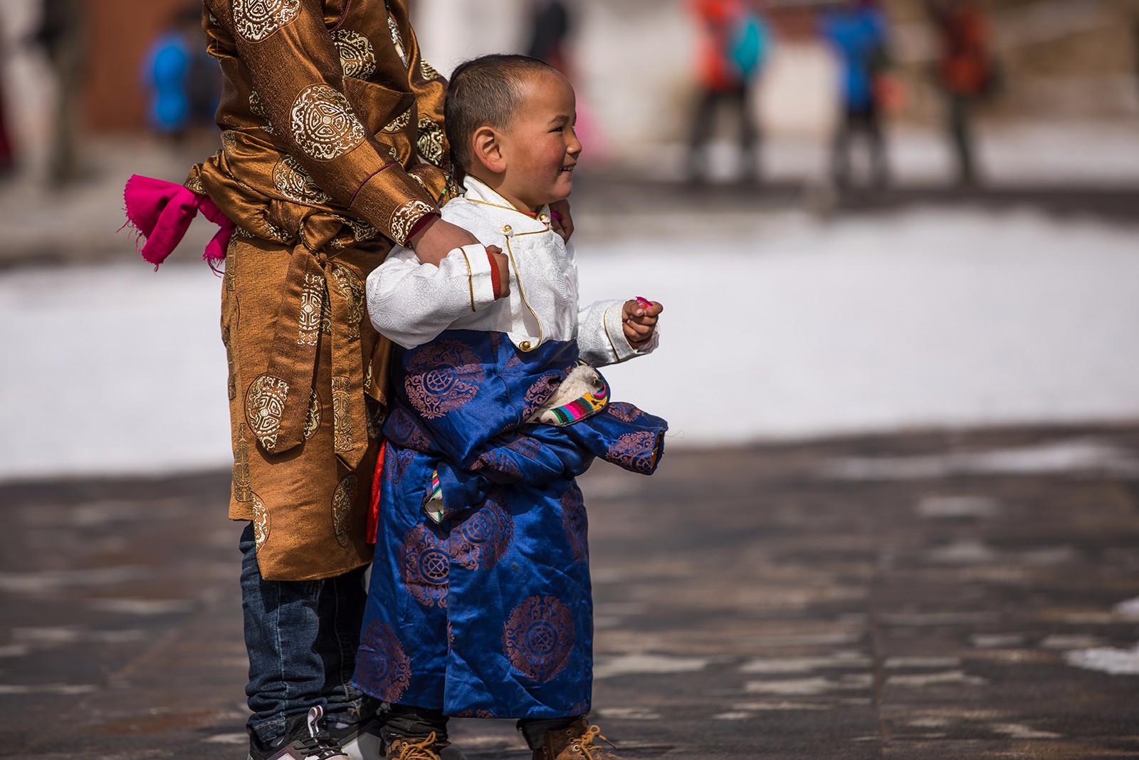 豆田，青海湖开心的藏族孩子。